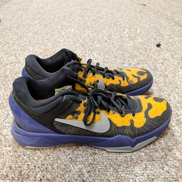 kobe 7 poison dart frog